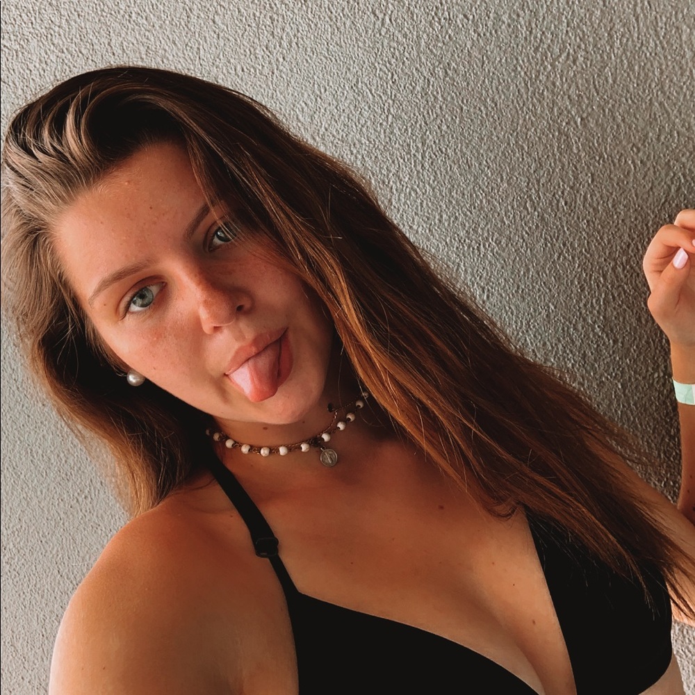 Meet your Posher, Cadie